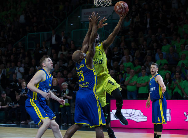 刘铮在飞身 刘铮在飞身