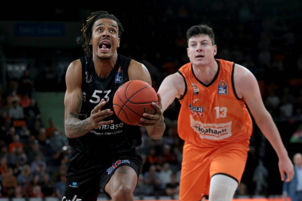 与荣誉的双 与荣誉的双