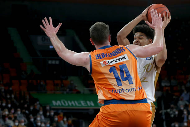 通过熟识球 通过熟识球